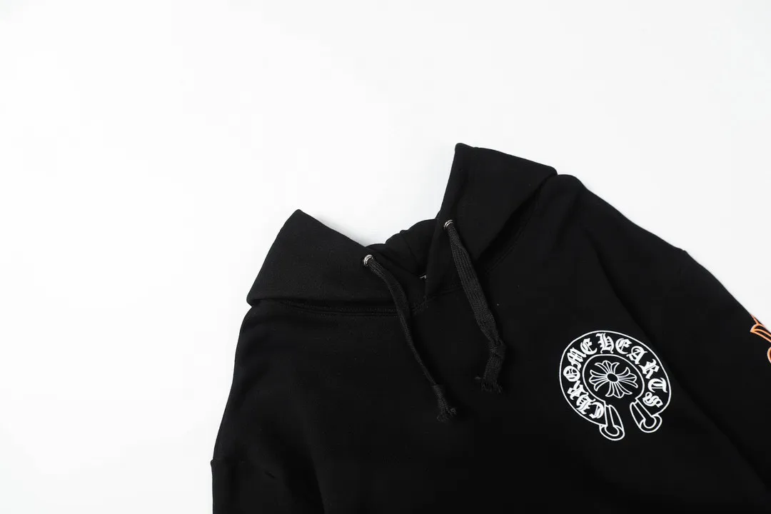 M10—P210 -Chrome Hearts/Chrome Hearts printed sweatshirt cardigan jacket -420 grams of high-density, high-quality wool, soft, delicate and skin-friendly, soft and silky to the touch, warm and skin-friendly -The hardware zipper accessories are all customized and full of details -Colour: black white -Size: S M L XL